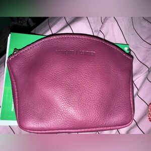 Portland Leather Goods: Large Seashell (Iris)